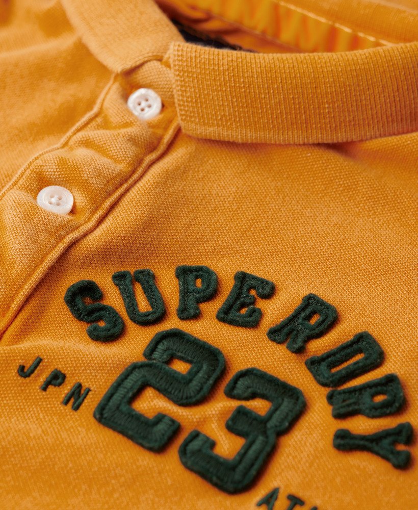 camisa polo esportiva vintage na cor dourado track