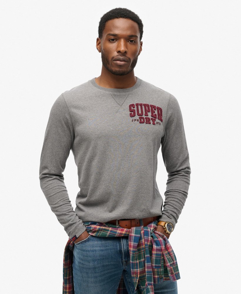 camiseta vintage esportiva de manga comprida na cor cinza mesclado médio.
