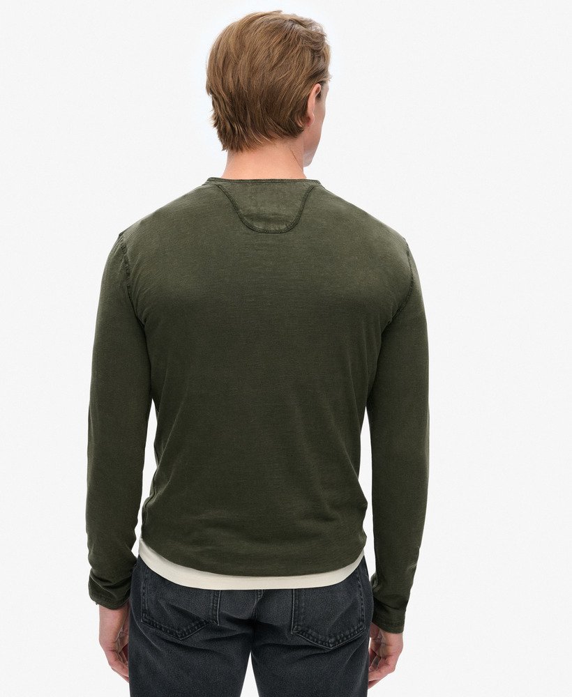camisa de manga comprida estilo avô em malha na cor verde oliva da surplus goods