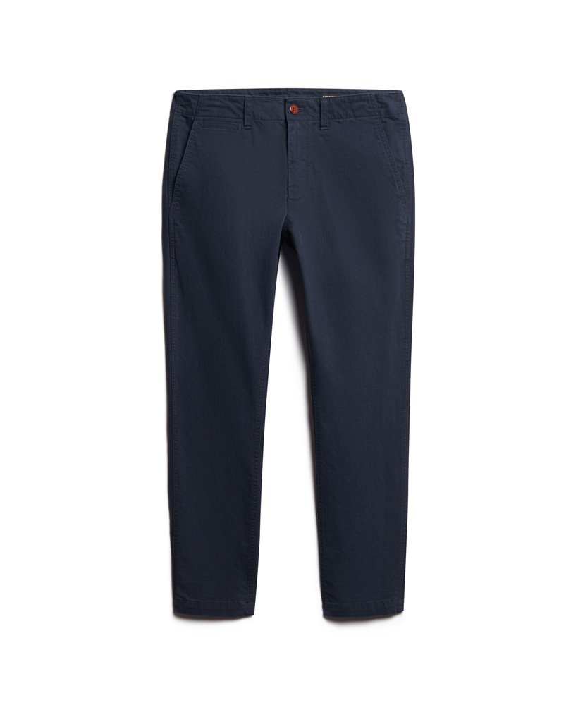 calça chino slim fit na cor azul marinho eclipse.
