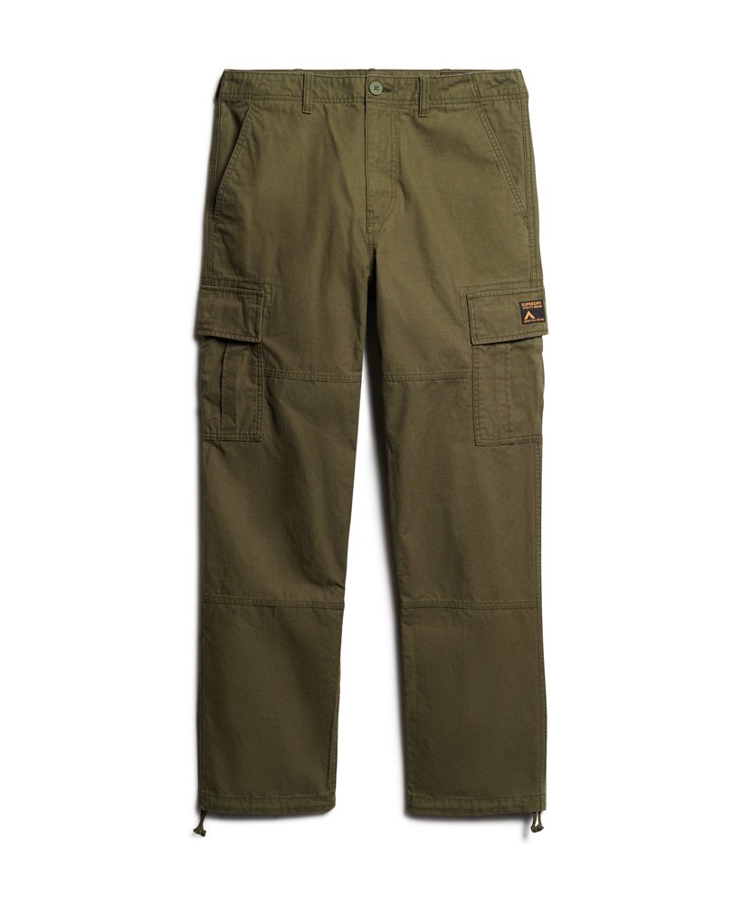 calça cargo folgada em algodão orgânico na cor verde-oliva.