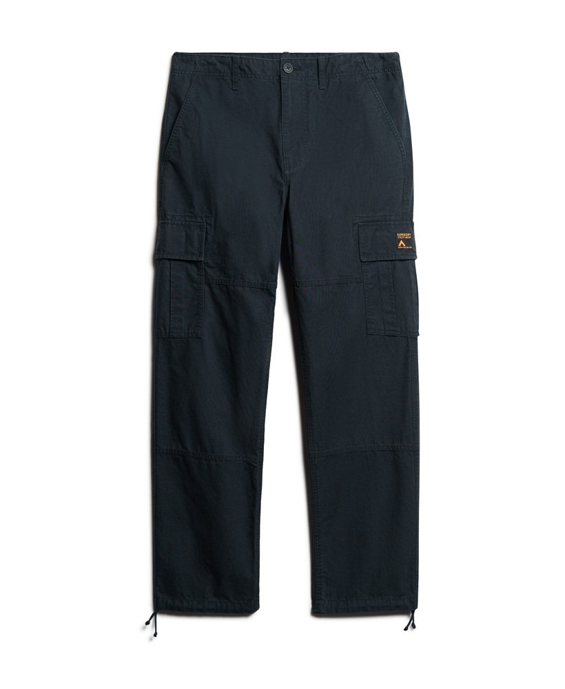 calça cargo folgada em algodão orgânico na cor azul marinho eclipse.
