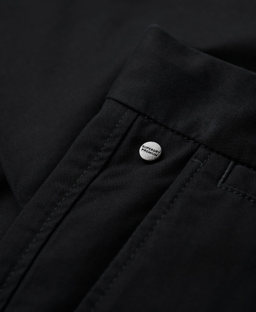 calça chino slim tapered stretch na cor preta.