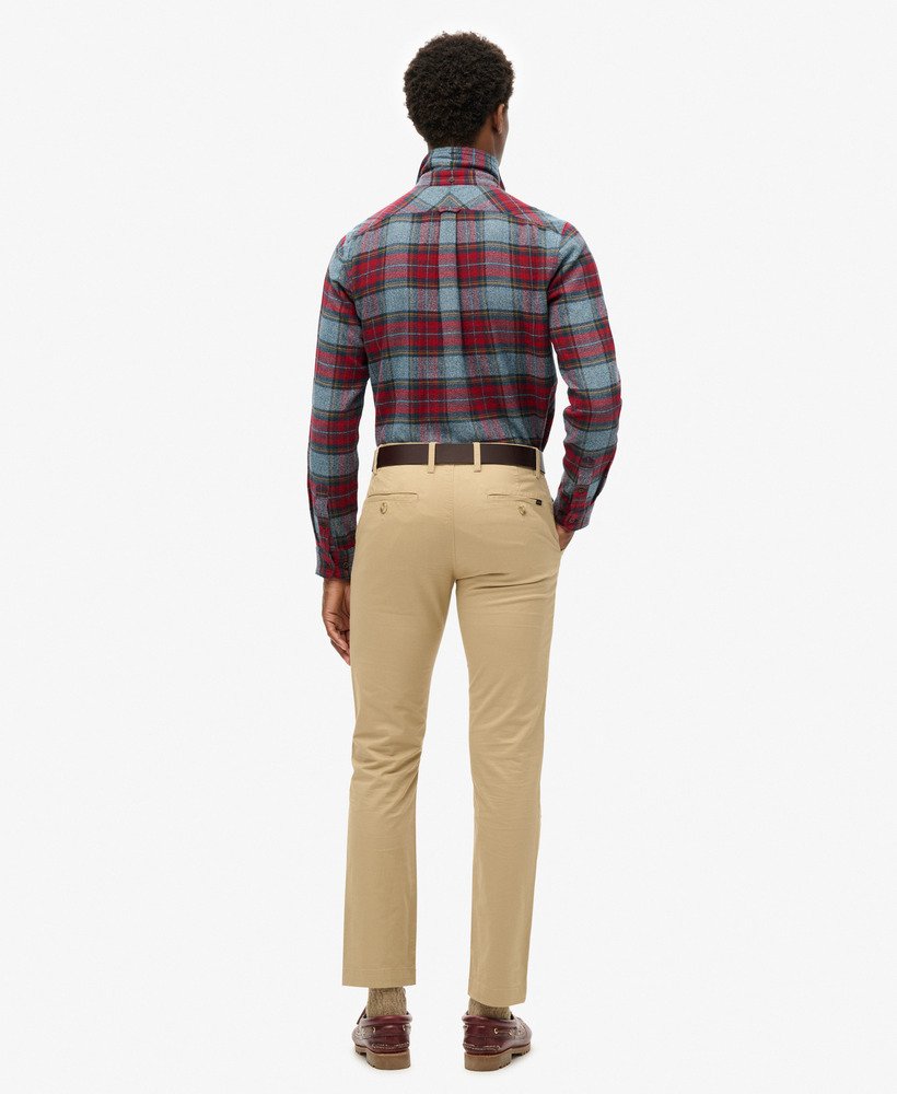 calças chino slim tapered stretch na cor bege shaker.