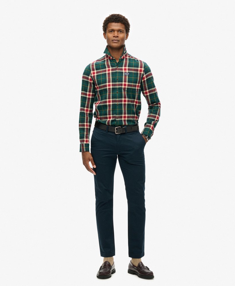 calça chino slim tapered stretch na cor azul marinho eclipse.