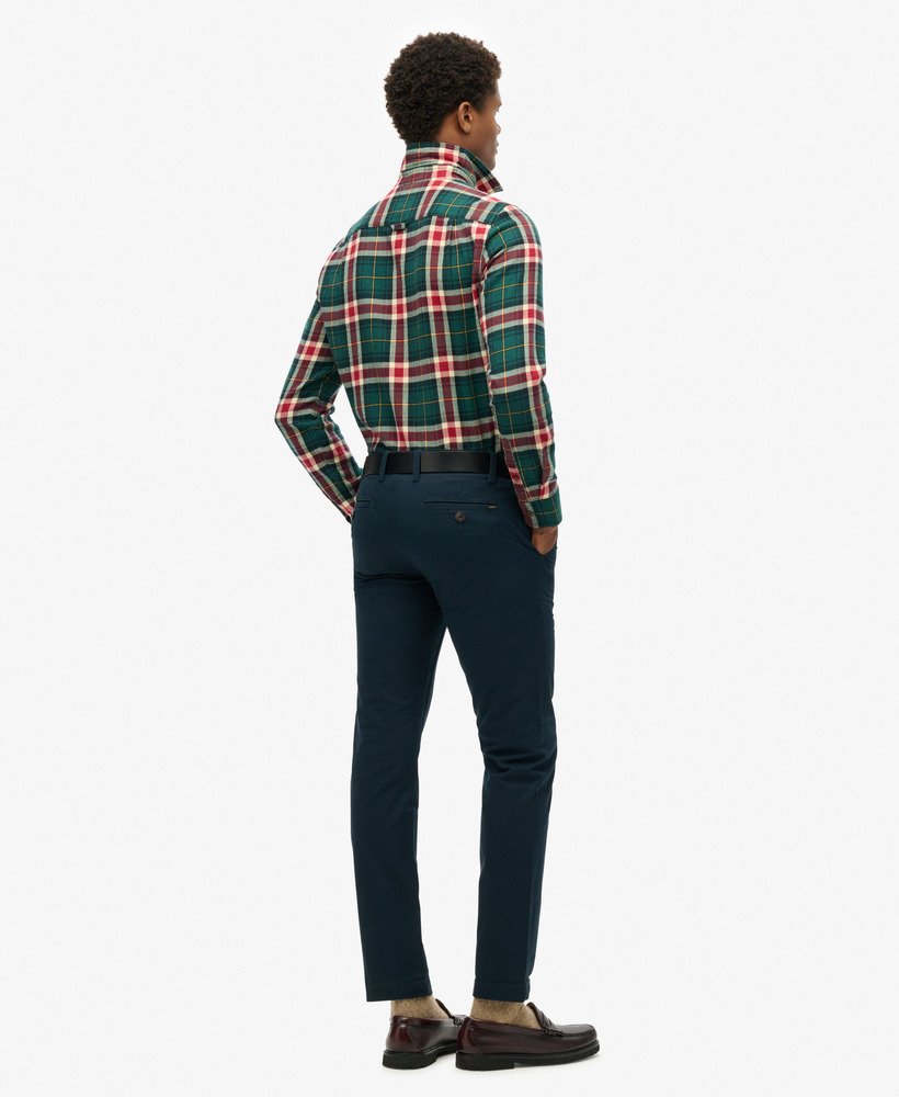 calça chino slim tapered stretch na cor azul marinho eclipse.