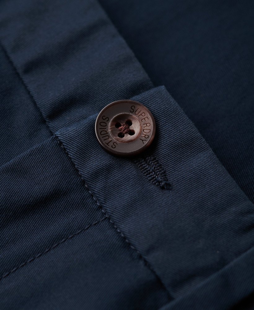 calça chino slim tapered stretch na cor azul marinho eclipse.