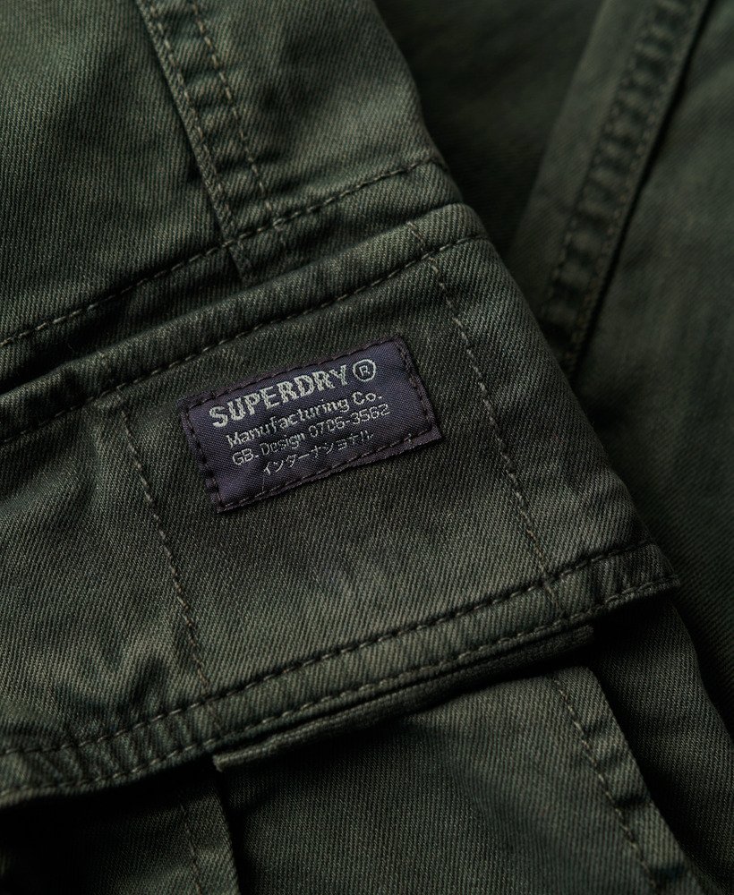 calças cargo core na cor verde oliva da surplus goods