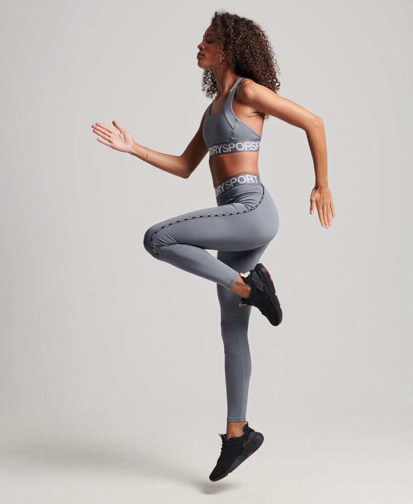calça legging elástica justa da marca train na cor cinza folkstone.