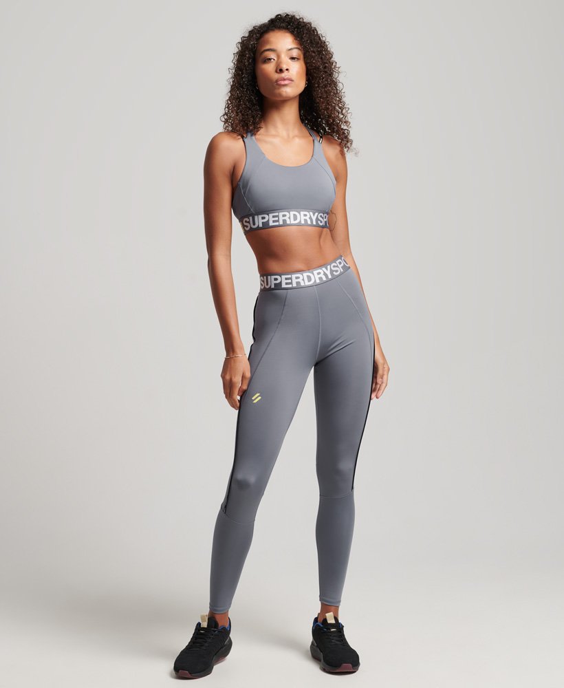 calça legging elástica justa da marca train na cor cinza folkstone.