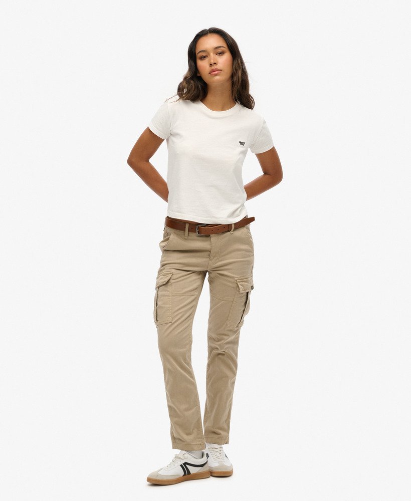 calça cargo slim de cintura média em tom marrom taupe lavado.
