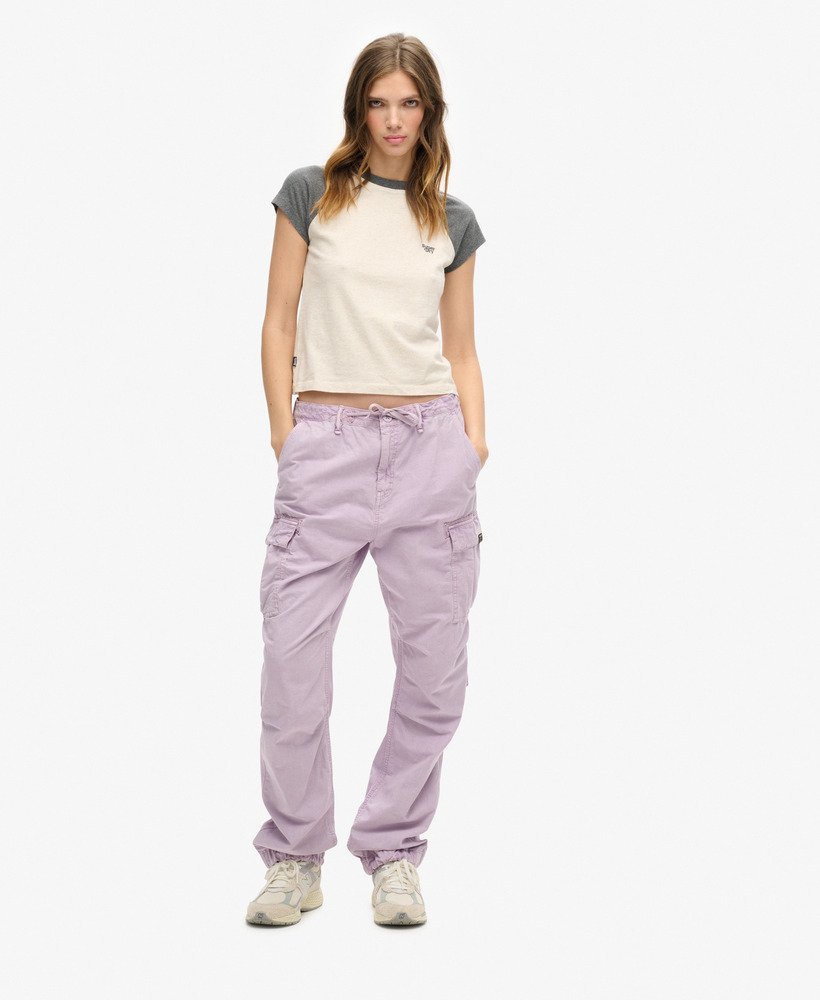 calça cargo para de cintura baixa em lilás suave