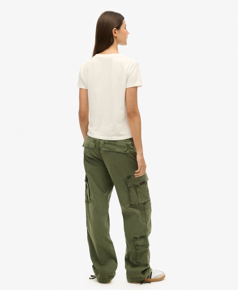 calça cargo reta de cintura baixa na cor verde tomilho