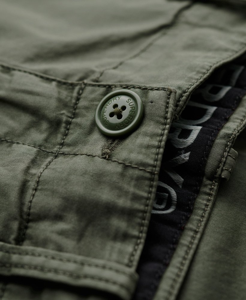 calça cargo reta de cintura baixa na cor verde tomilho