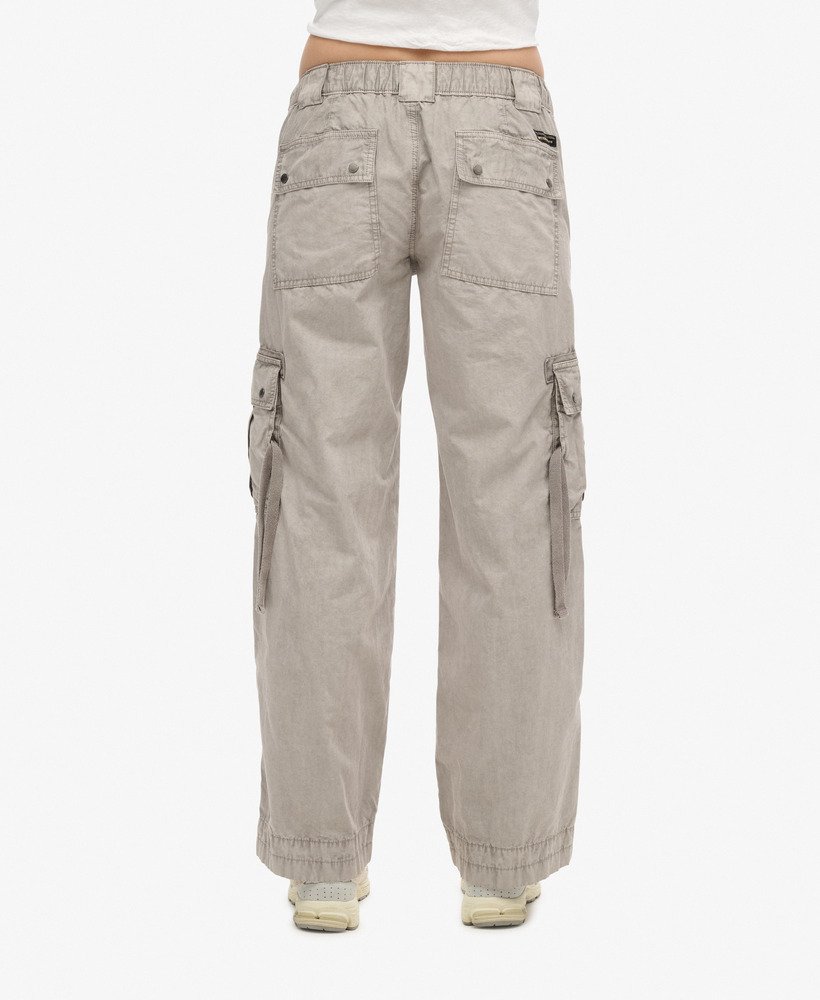 calça utilitária de cintura baixa em cinza opala