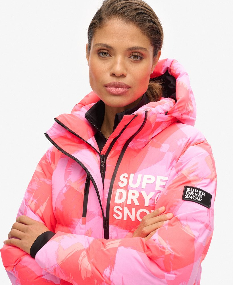 jaqueta puffer boxy com capuz para esqui na cor brush camo coral
