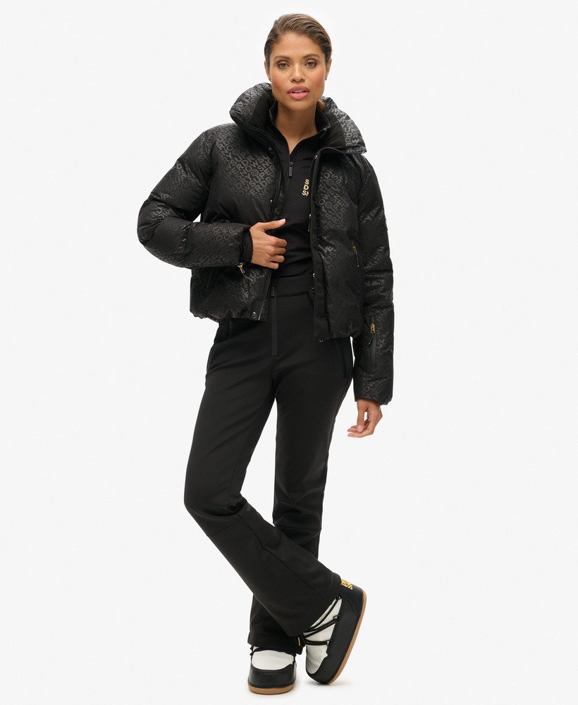 jaqueta puffer ski slalom em superdry monogram black luxe
