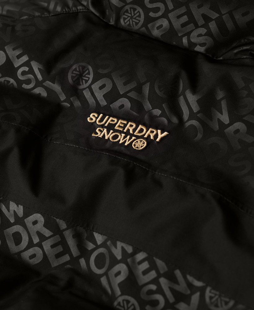 jaqueta puffer ski slalom em superdry monogram black luxe